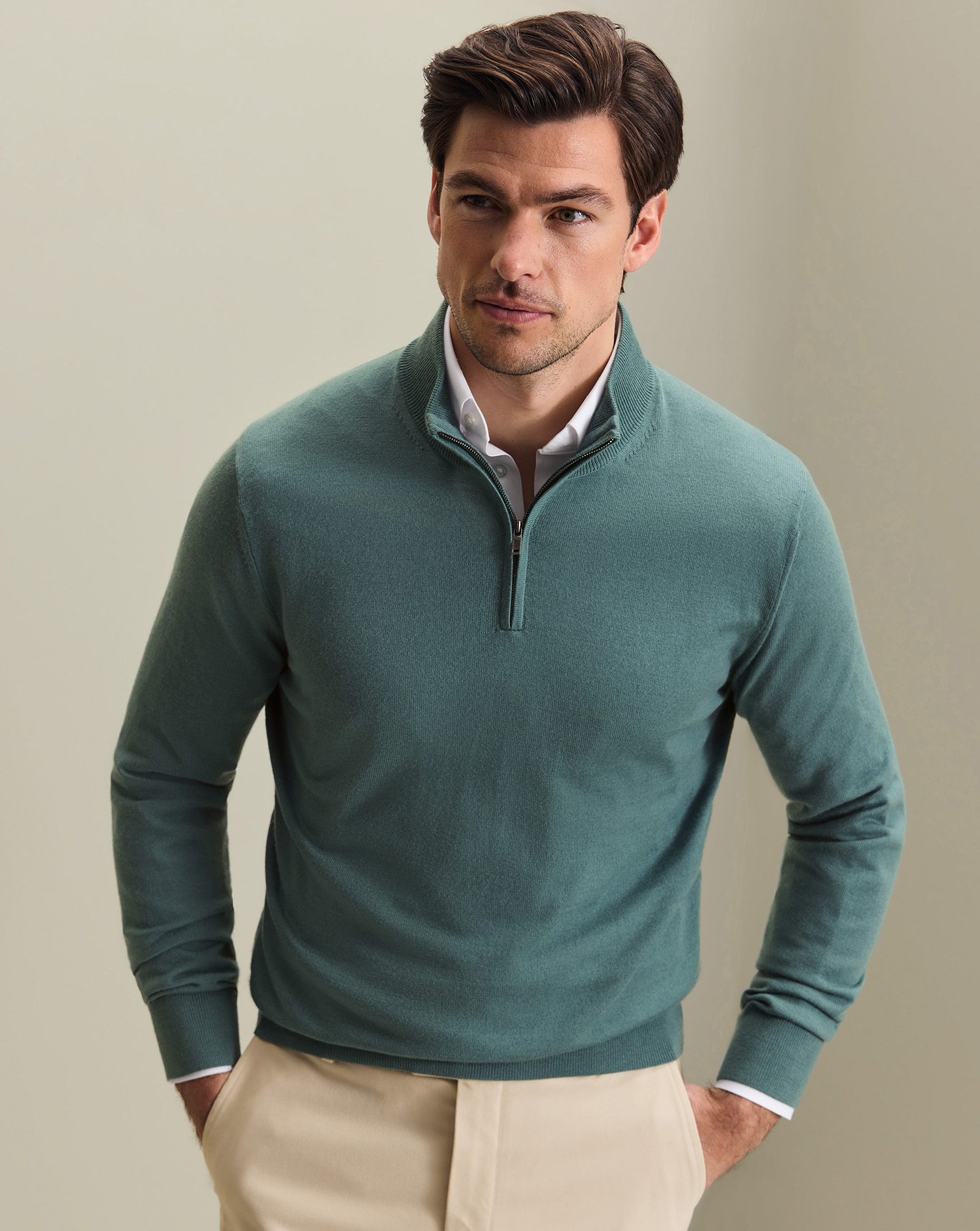 KNM0018TEL_MODEL_FRONT_01